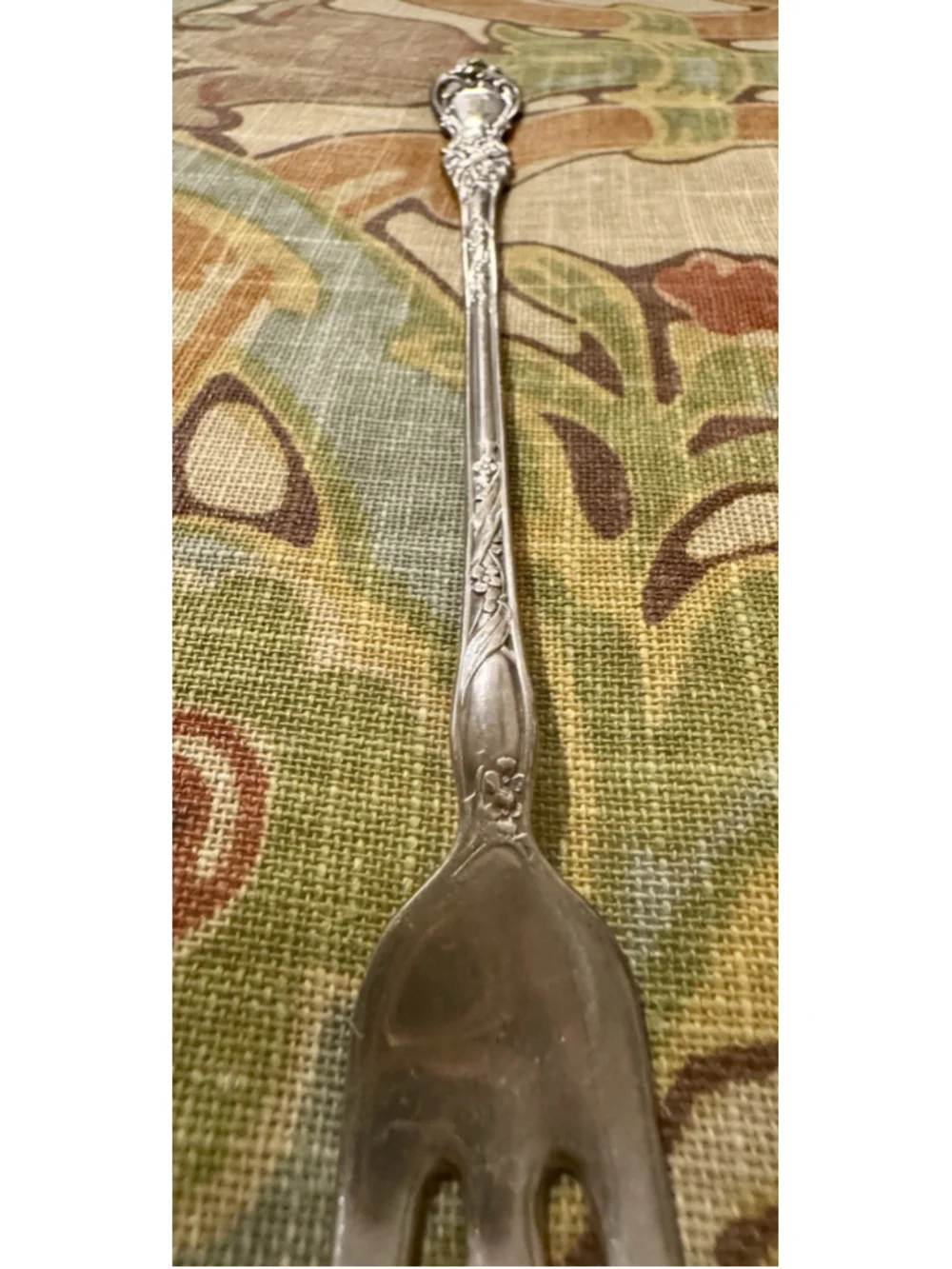 Antique 1835 R Wallace HIBISCUS Silverplate Lettuce Fork Monogram P - Picture 4 of 6
